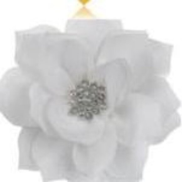 White flower hair band - Picture 2 of 2